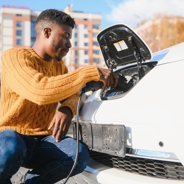 Breakthrough Effect report - charging an electric vehicle