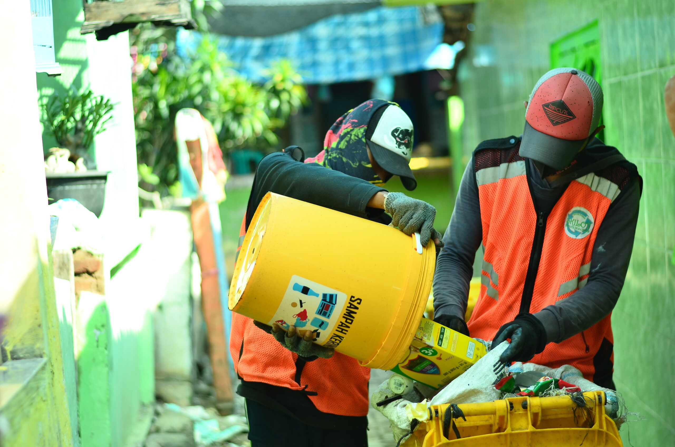 Indonesia: Project STOP waste collection reaches almost 400,000 people